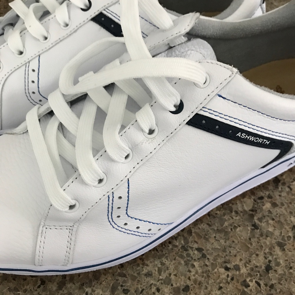 Men’s golf shoes
